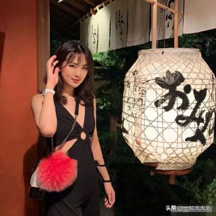 华为总裁任正非21岁小女儿有多虐？肤白貌美大长腿，网友：出道吧