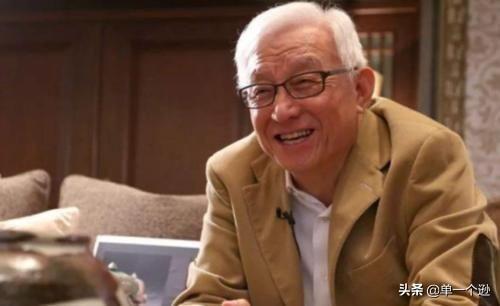 56岁才开始创业,70岁娶了自己的秘书,如今公司市值超过1万亿