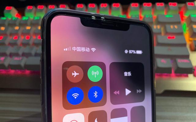 为什么有人要带着两个手机,看完安卓用户嘲笑苹果用户后我明白了