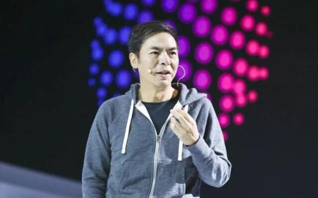 他在腾讯开会可以睡觉,年薪却超3个亿