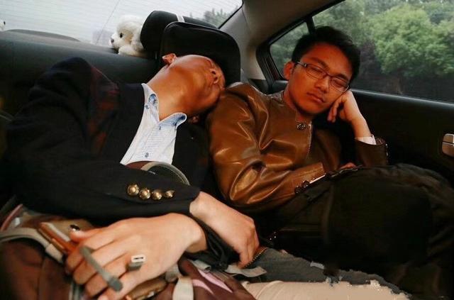 中国90后发明特殊“玻璃”,实现空气成像,产品未出遭专利纠纷